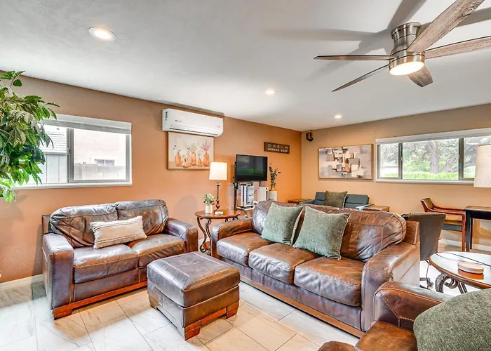 Roomy W/ Hot Tub & Pickleball Court! * Tucson