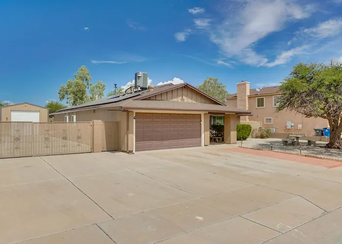 Roomy W/ Hot Tub & Pickleball Court!