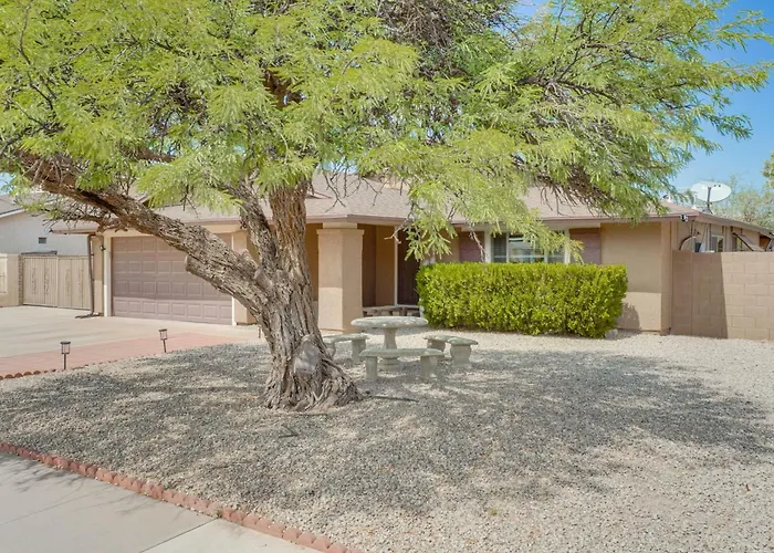 Roomy W/ Hot Tub & Pickleball Court! *