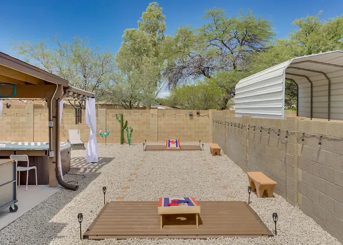 Roomy W/ Hot Tub & Pickleball Court! Tucson